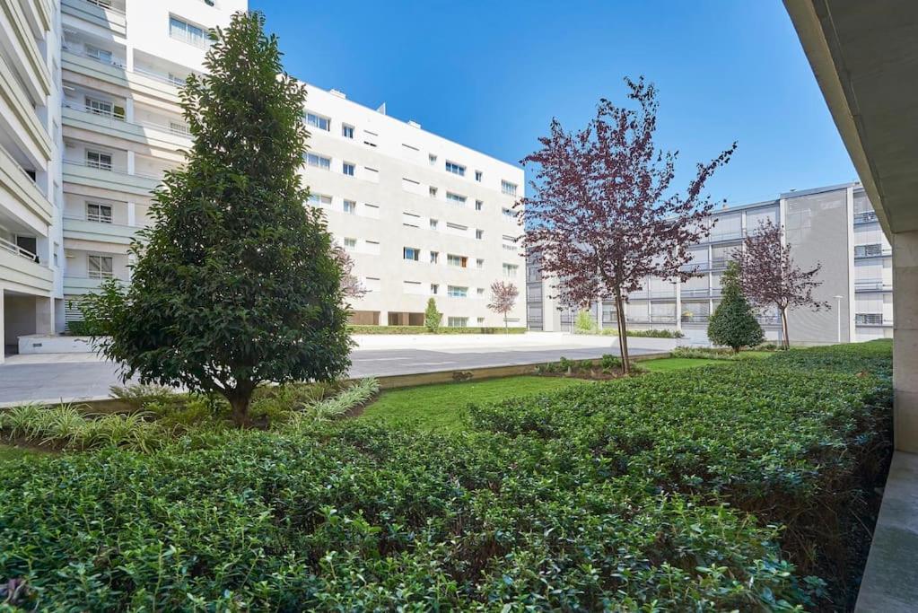 Modern Apartment In Parque Das Nacoes Lisbona Esterno foto