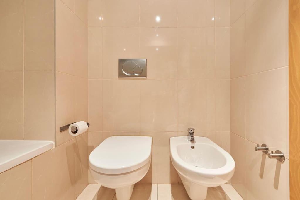 Modern Apartment In Parque Das Nacoes Lisbona Esterno foto