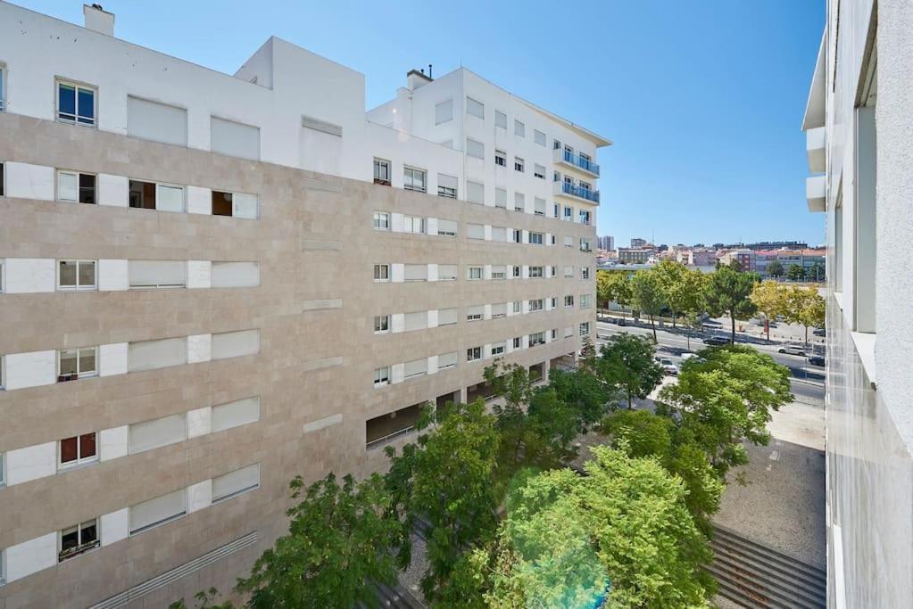 Modern Apartment In Parque Das Nacoes Lisbona Esterno foto